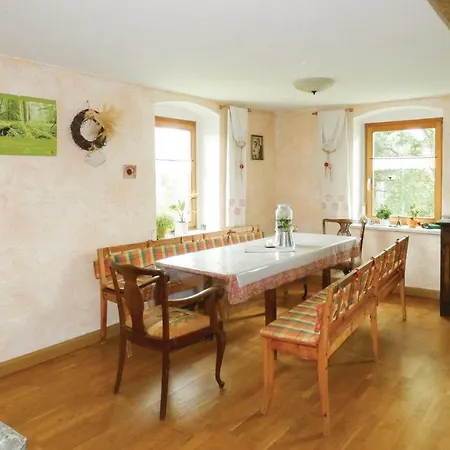 One-bedroom In Zeulenroda-triebes Apartment *