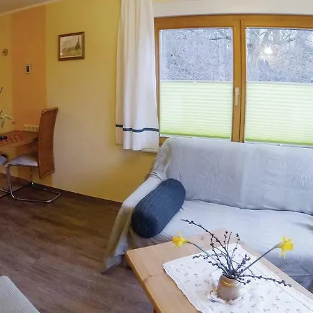 One-bedroom In Zeulenroda-triebes Apartment Weckersdorf